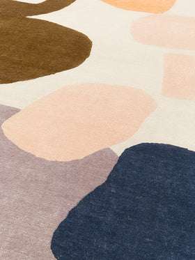 Close up image of Sultana rug in Multi-colours
