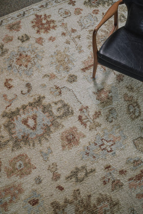 close up image of the Hemen Rug from the oushak collection
