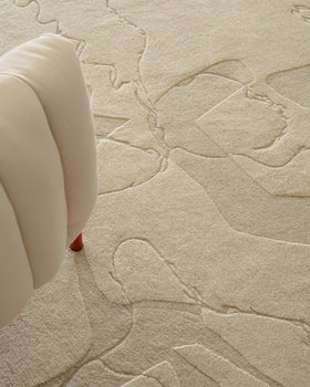 Ruvida handknot rug by Greg Natale in modern interior – luxury designer rug with organic design, handknotted in wool for rich texture and lasting quality.