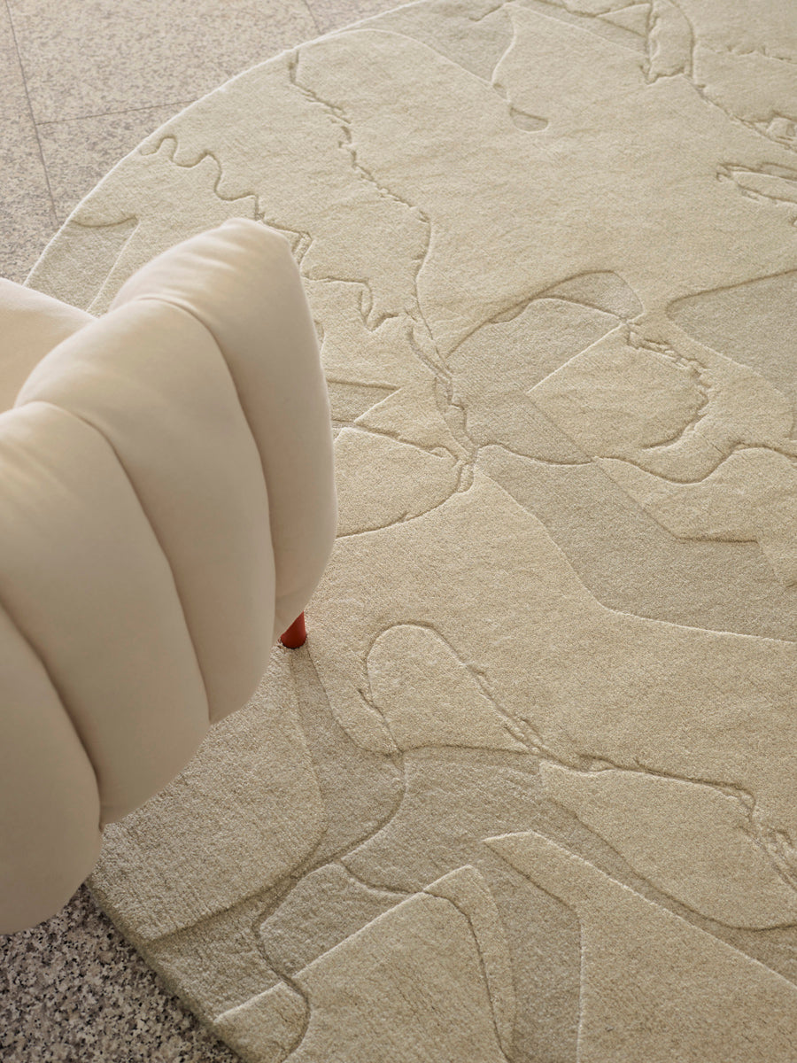 Ruvida handknot rug by Greg Natale in modern interior – luxury designer rug with organic design, handknotted in wool for rich texture and lasting quality.