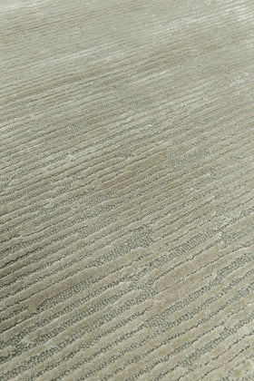 close up image of the Rhodium Silver rug