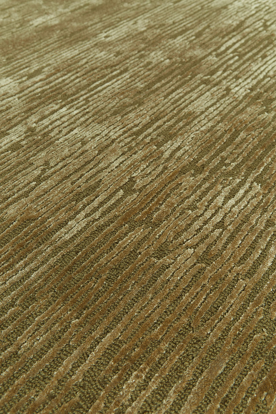 close up image of the Rhodium bronze rug