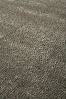 Close up view of Tungsten rug in silver iron colour