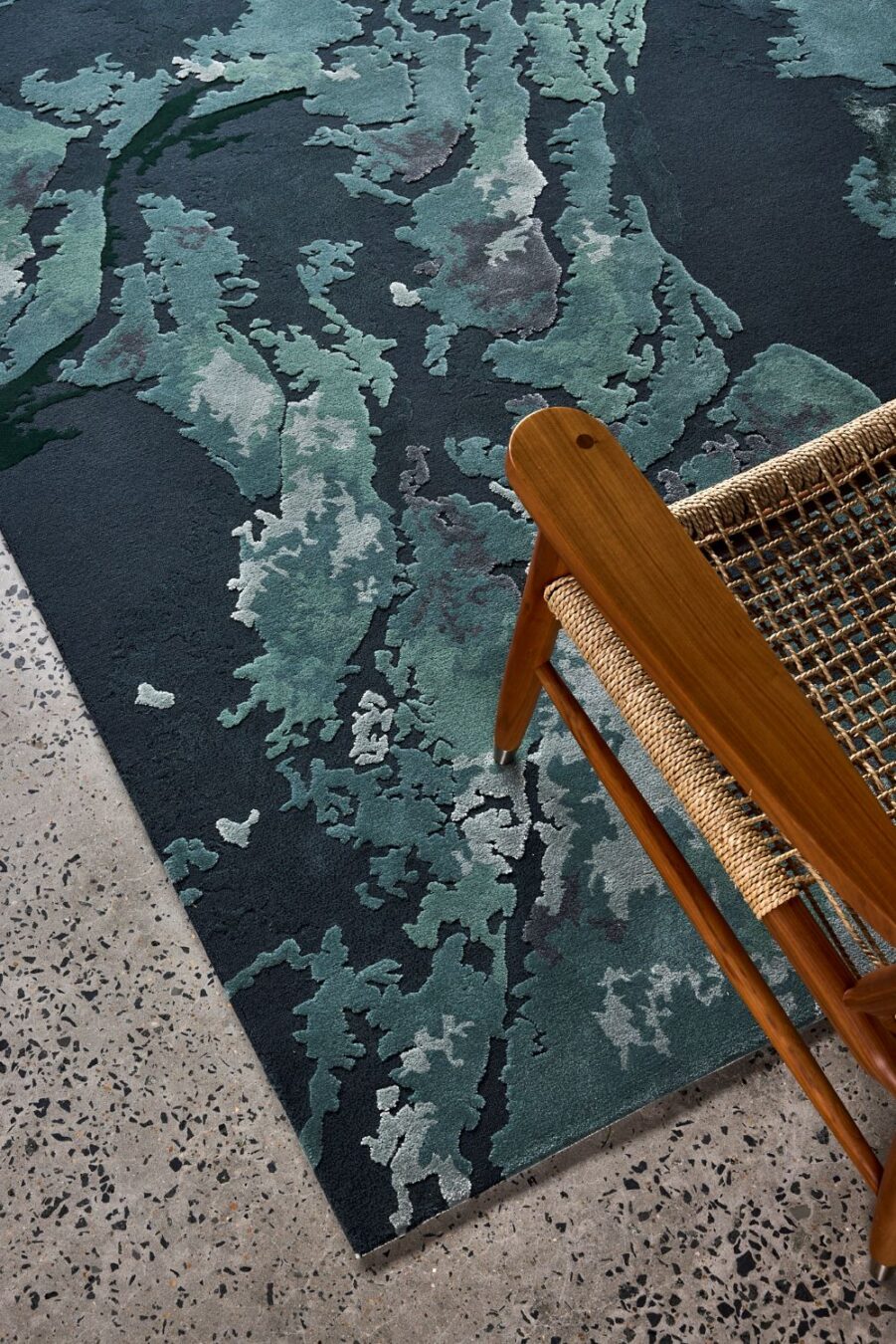 designer-rugs-levine-vokaberg-grounded-close up